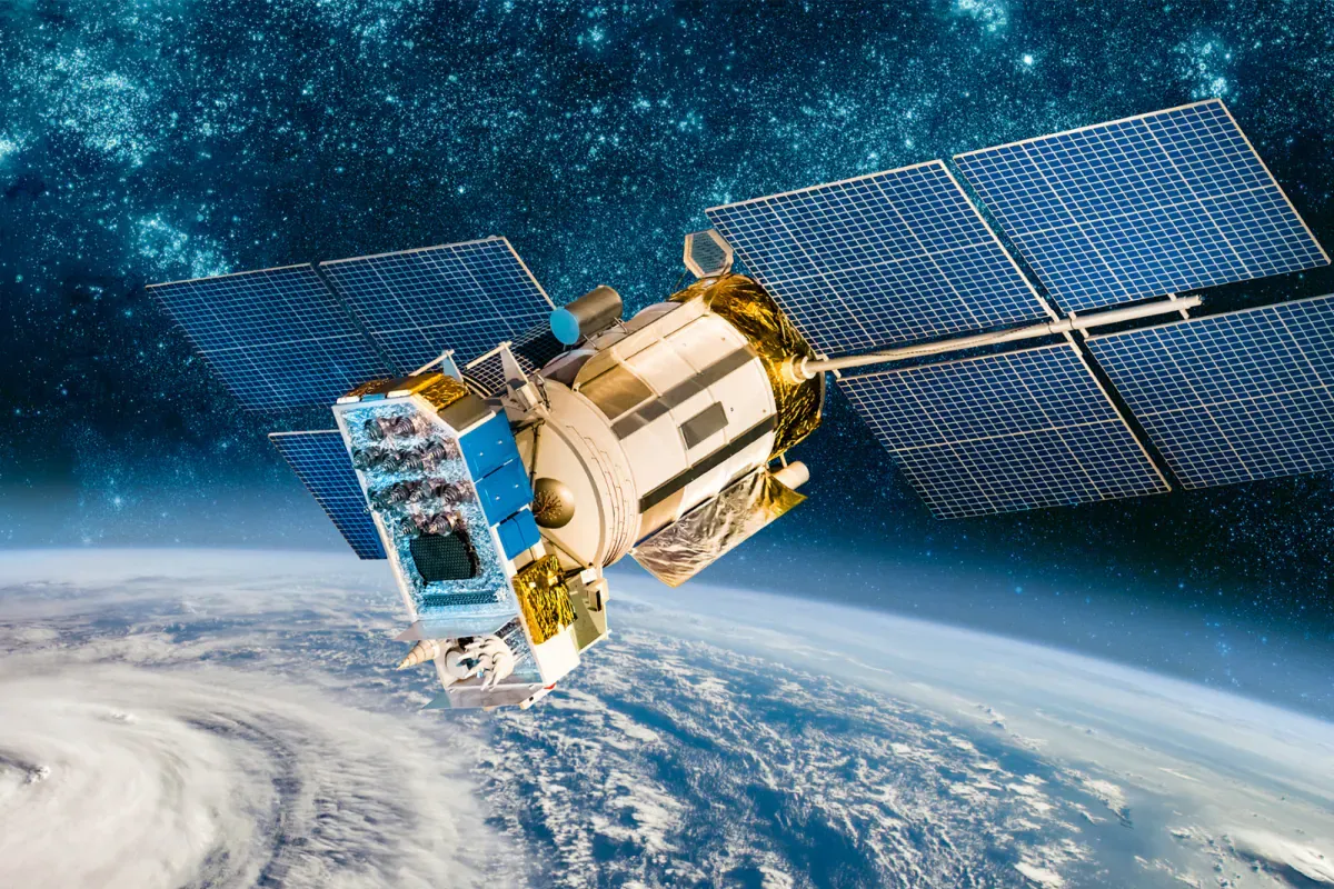 A Clear and Practical Guide to Understanding Satellites and Their Role in Everyday Life