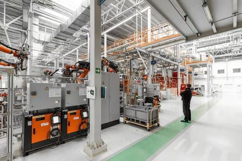 Industrial Equipment Explained: Types, Manufacturing Technologies, Industrial Applications and Global Suppliers